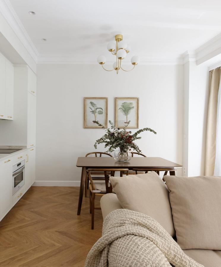 Deluxe Near Gran Via Apartment Madrid