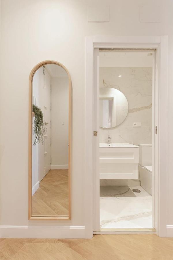 Deluxe Near Gran Via Apartment Madrid